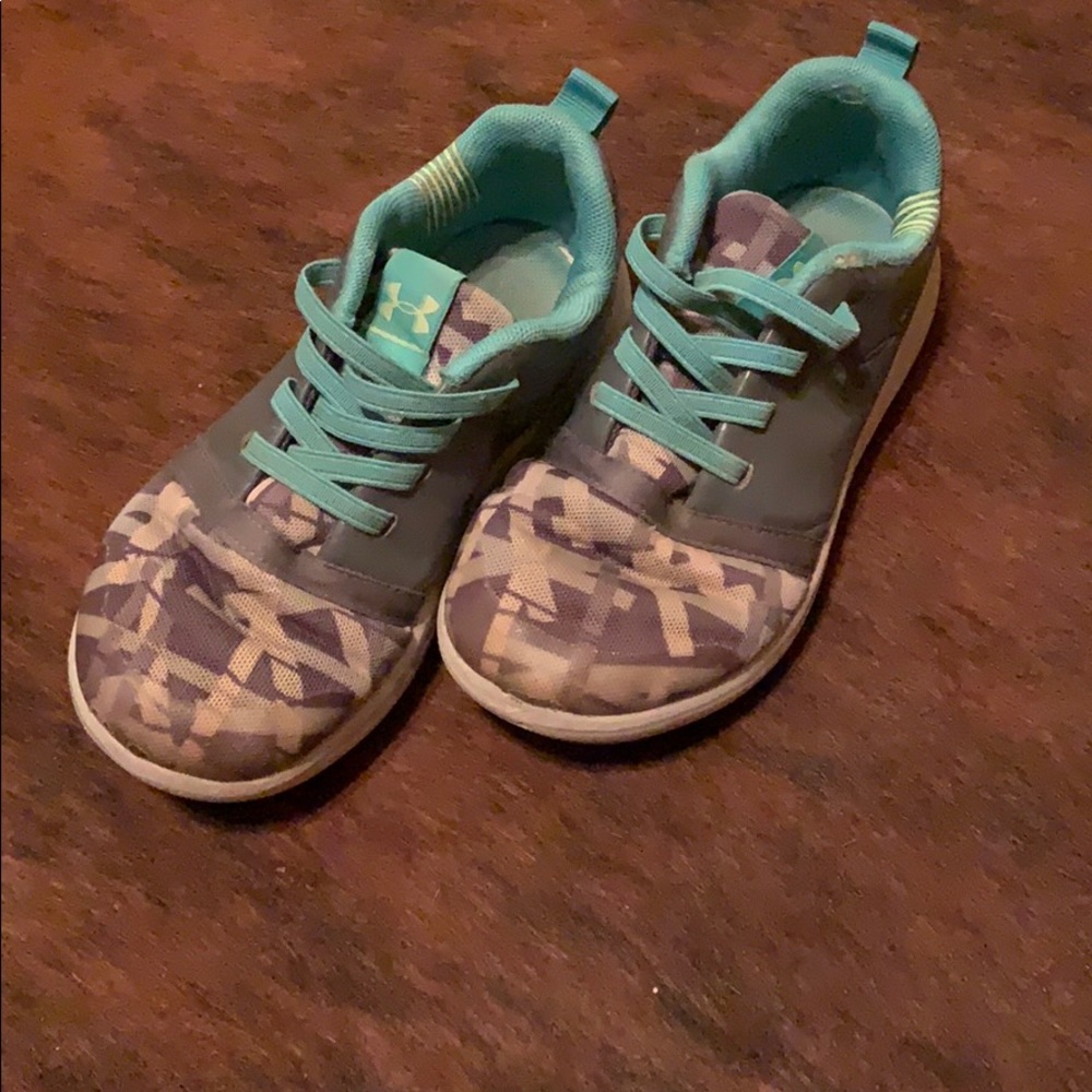 Girls shoes